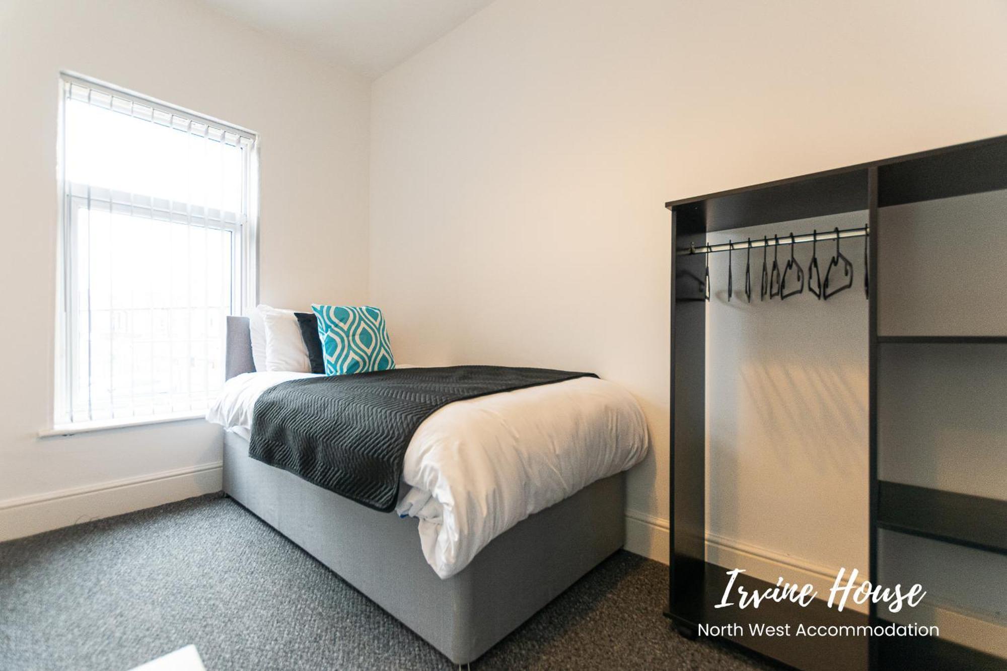Irvine Contractor Accommodation Лий Екстериор снимка