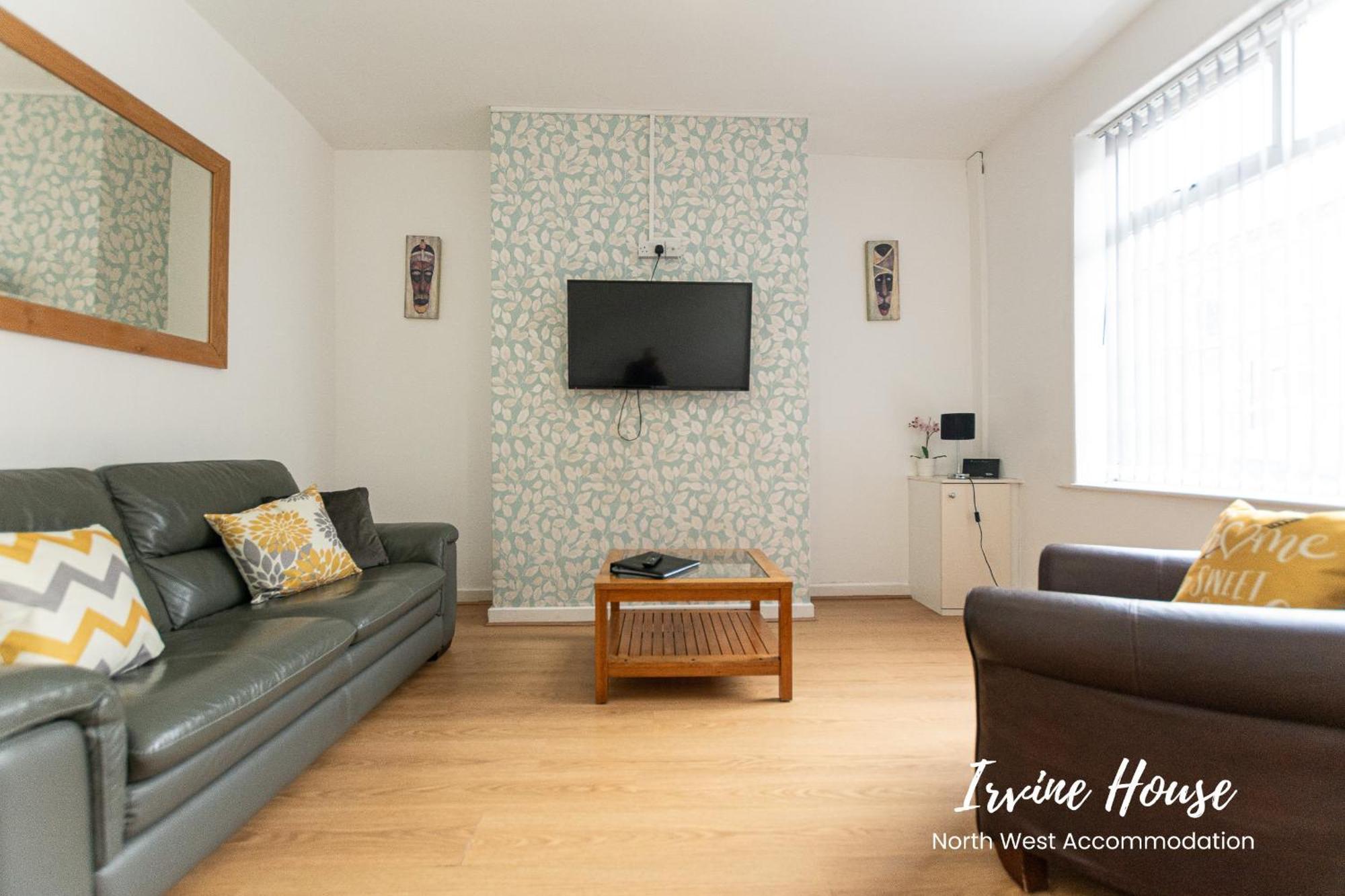 Irvine Contractor Accommodation Лий Екстериор снимка