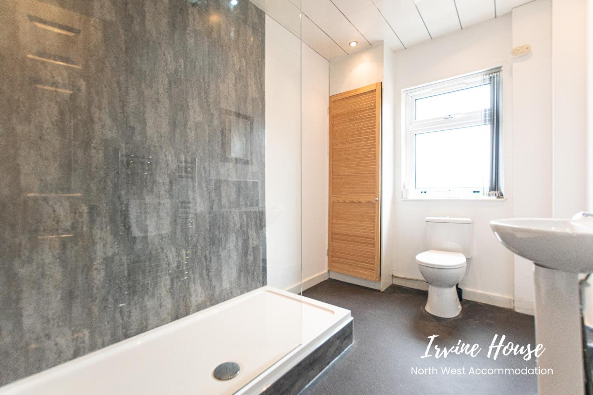 Irvine Contractor Accommodation Лий Екстериор снимка